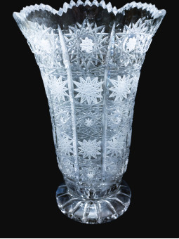 Broušená váza s dýnkem 25 cm