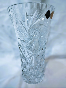 Broušená kónická váza 21 cm