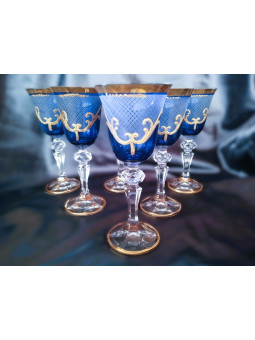 Verres à liqueur bleus à...